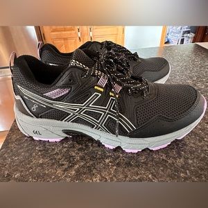 ASICS gel-venture sneaker. Size 7 women’s, black with gray/lavender accents.
